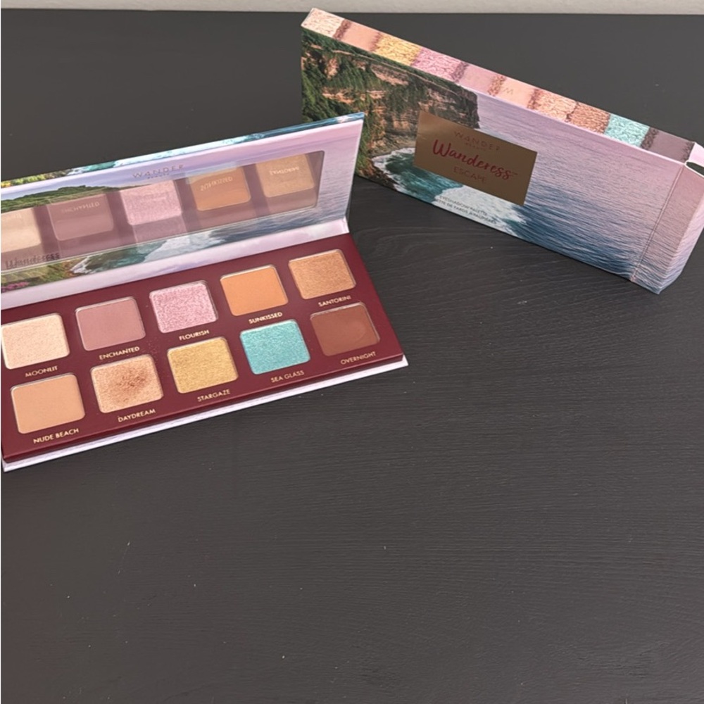 Wander Pink and Gold Eyeshadow Palette Vibrant Shades